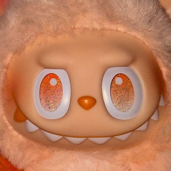 POP MART: HAPPINESS LABUBU from THE MONSTERS Big Into Energy Series - Picture 3 of 6